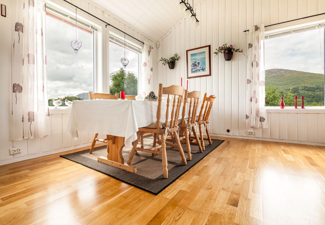 Cabin in Vestvågøy - Private cabin by the sea, Lofoten