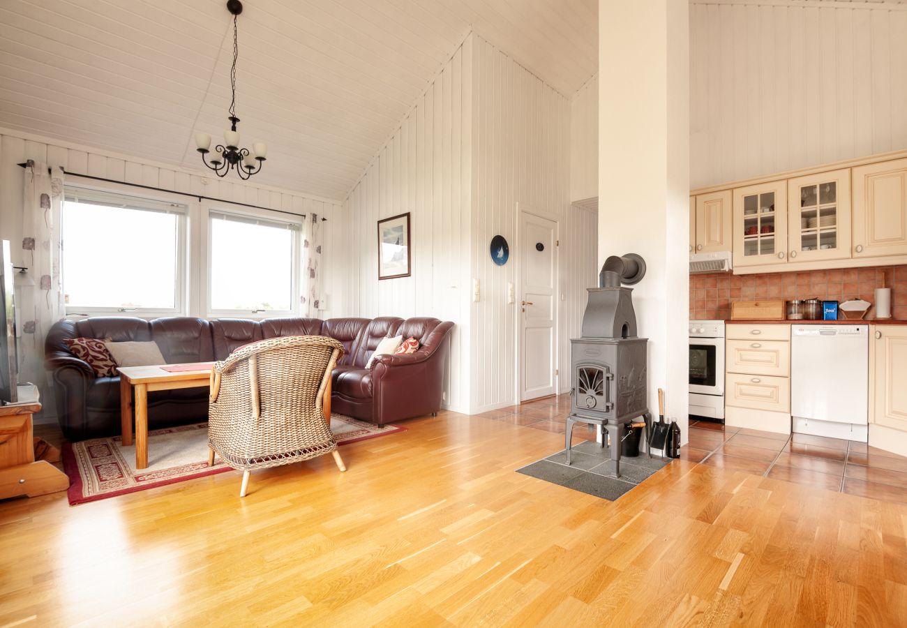 Cabin in Vestvågøy - Private cabin by the sea, Lofoten