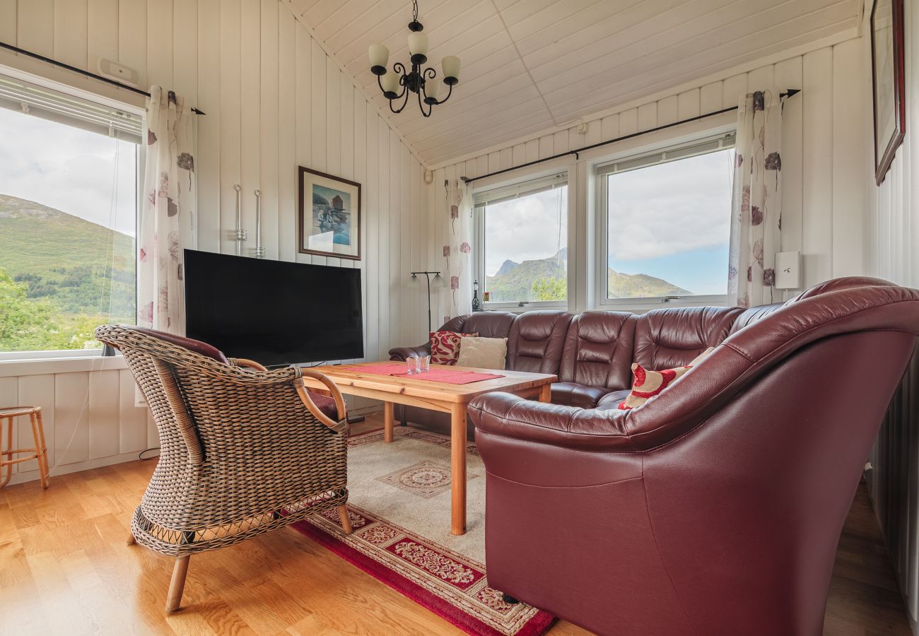 Cabin in Vestvågøy - Private cabin by the sea, Lofoten