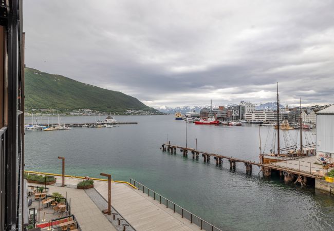 Apartment in Tromsø - Nordic modern apartment with sea view Apartment in Tromsø - Nordic modern apartment with sea view
