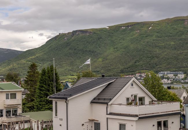 House in Tromsø - Pinewood Urban Red Lodge House in Tromsø - Pinewood Urban Red Lodge