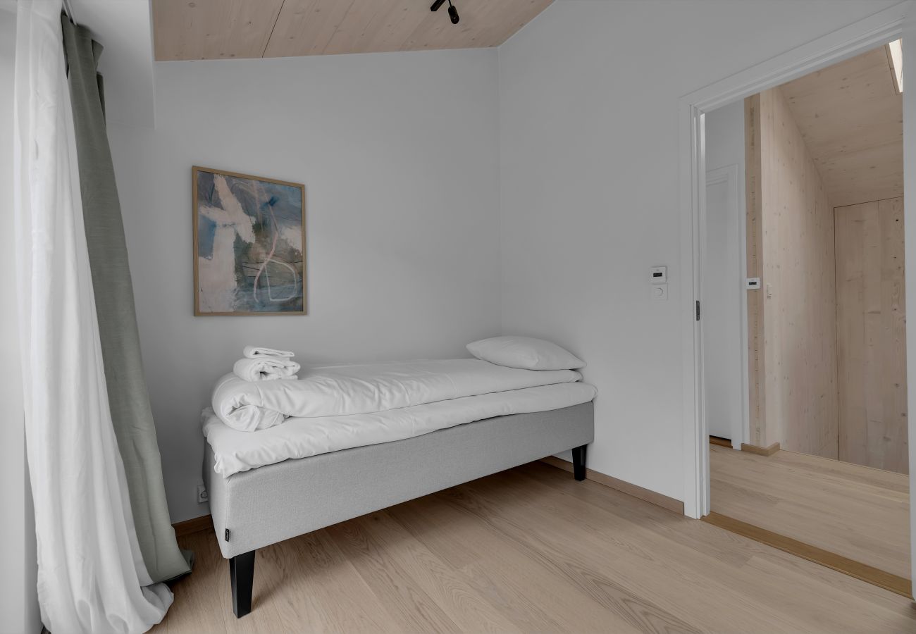 House in Tromsø - Pinewood Urban Red Lodge