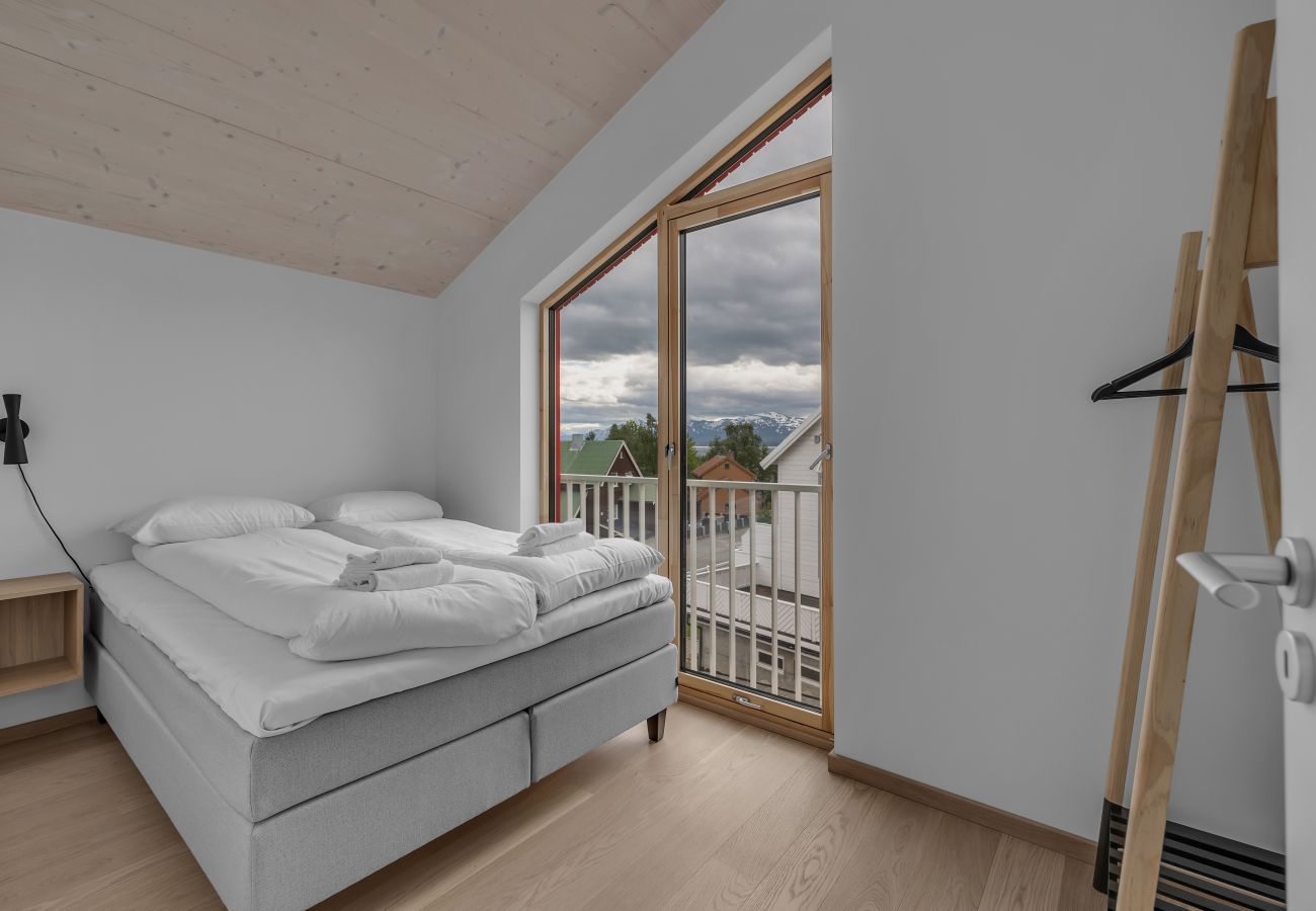 House in Tromsø - Pinewood Urban Red Lodge