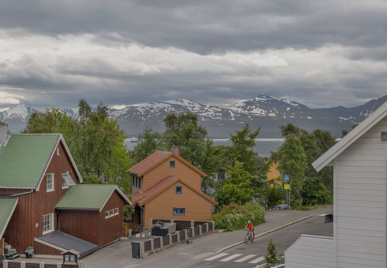 House in Tromsø - Pinewood Urban Red Lodge