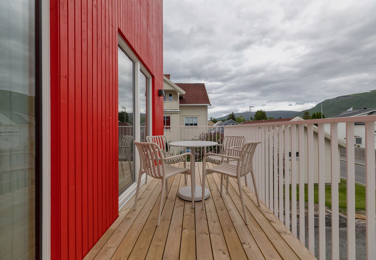 House in Tromsø - Pinewood Urban Red Lodge