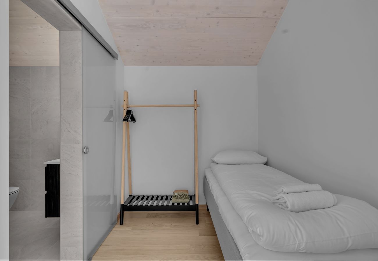 House in Tromsø - Pinewood Urban Red Lodge