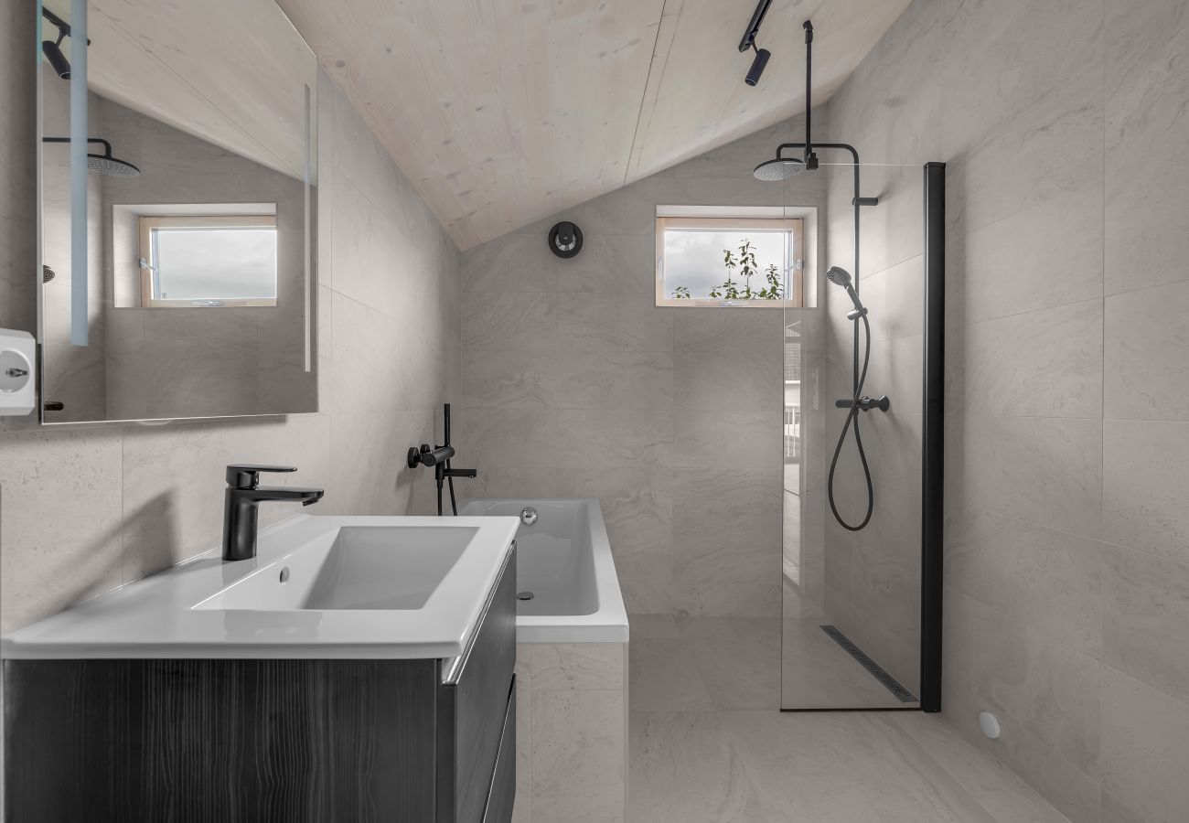 House in Tromsø - Pinewood Urban Green Lodge