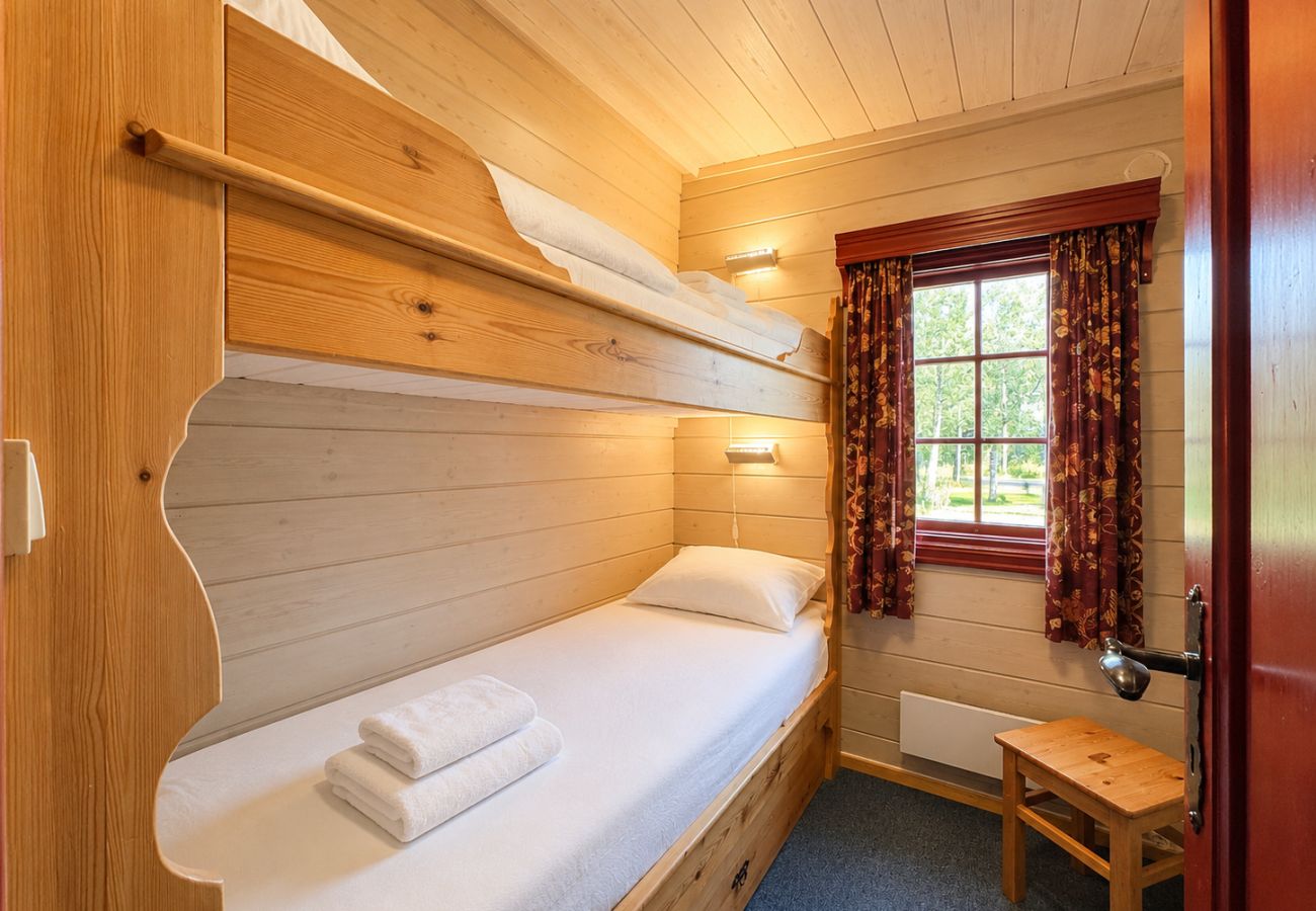 Cottage in Hol - Tvilsombu, cosy cabin close to ski slopes