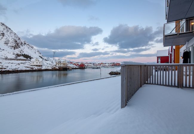 Apartment in Vestvågøy - Seaside apartment in Ballstad