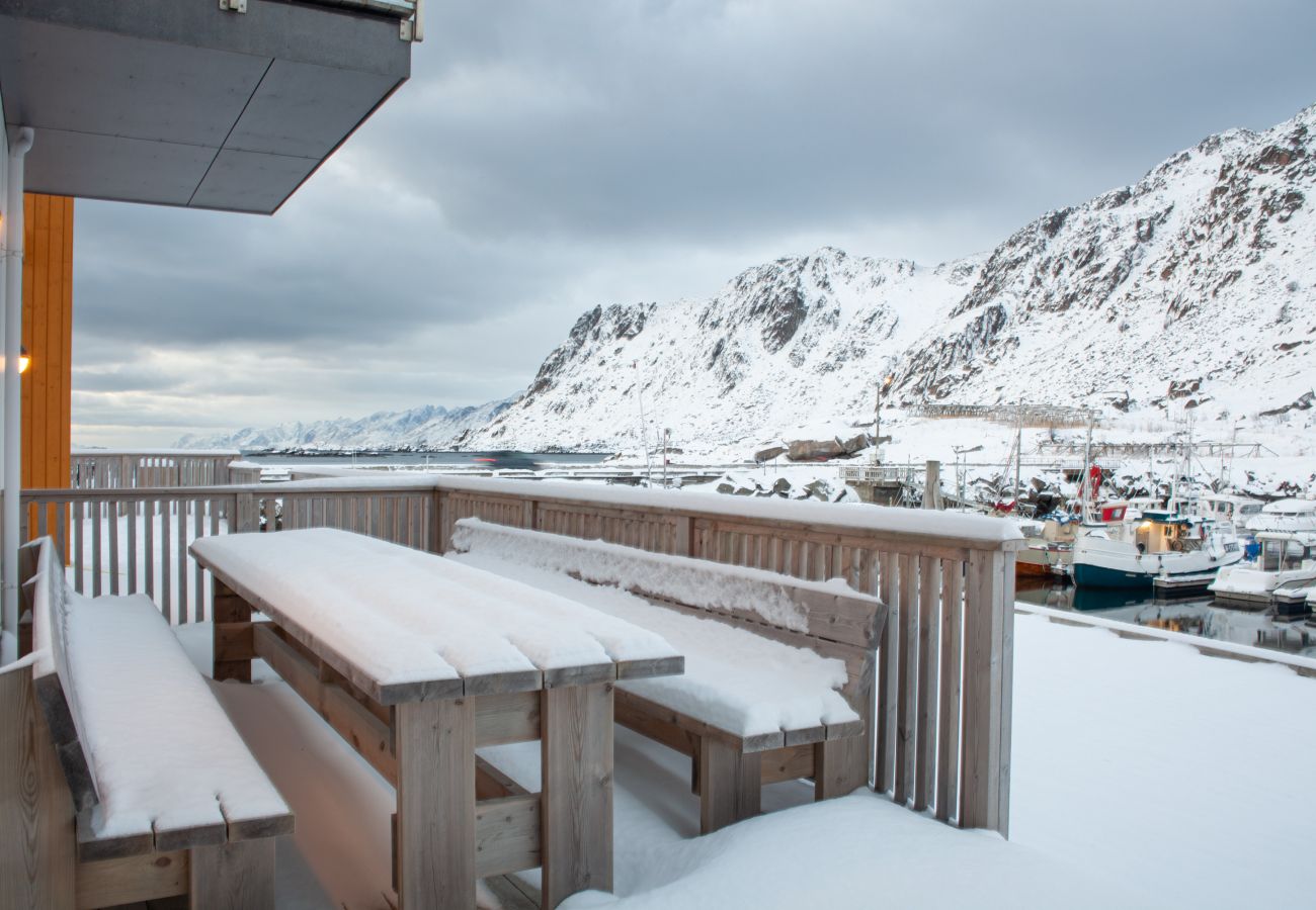 Apartment in Vestvågøy - Seaside apartment in Ballstad