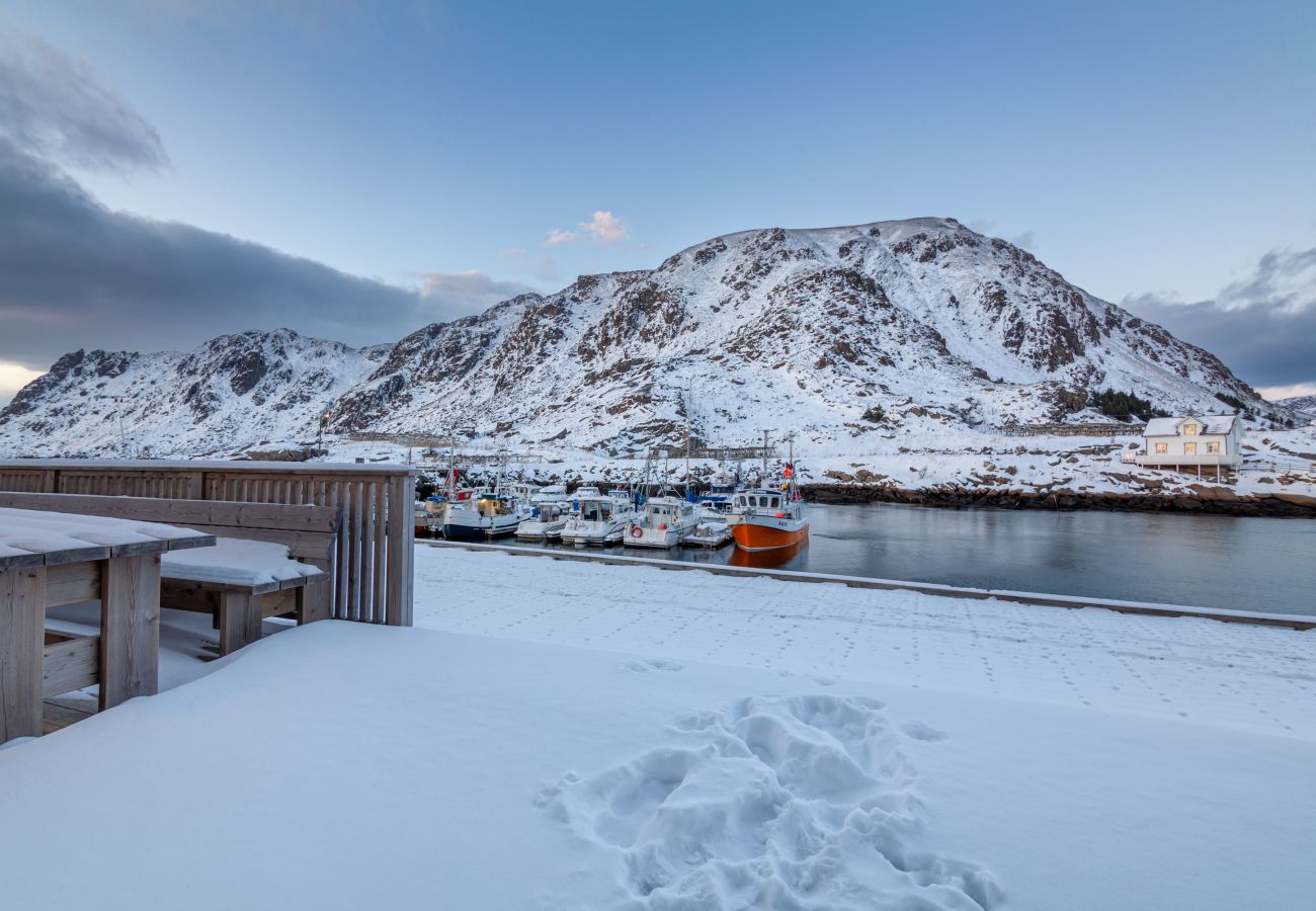 Apartment in Vestvågøy - Seaside apartment in Ballstad