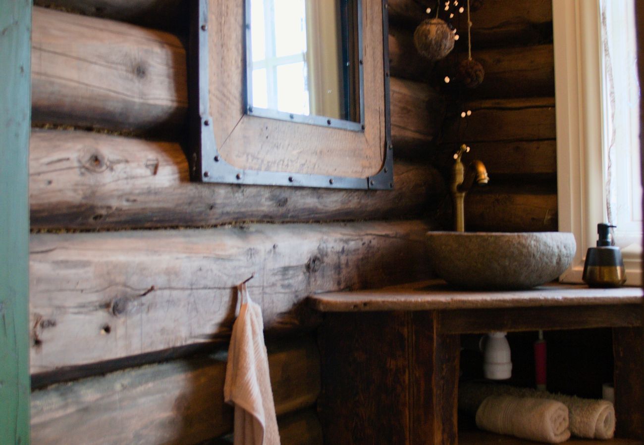 Cottage in Gol - Nydelig hyttetun på Torpoåsen