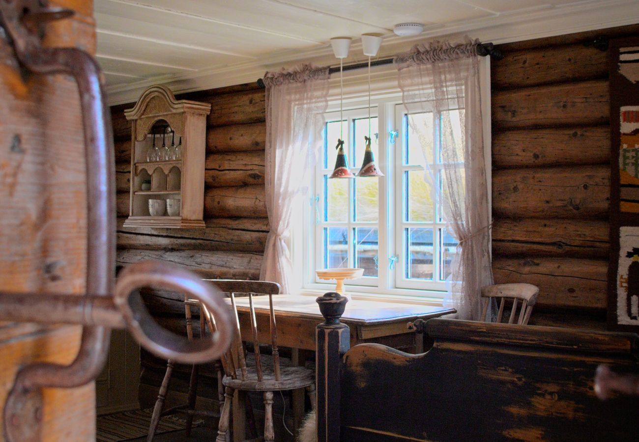 Cottage in Gol - Nydelig hyttetun på Torpoåsen