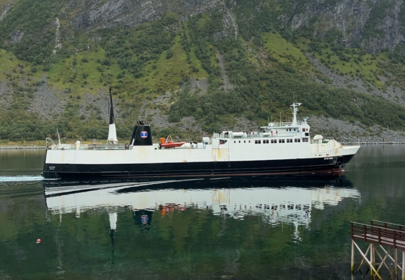 House in Senja - Fantastisk hus med sjøtomt i Gryllefjord