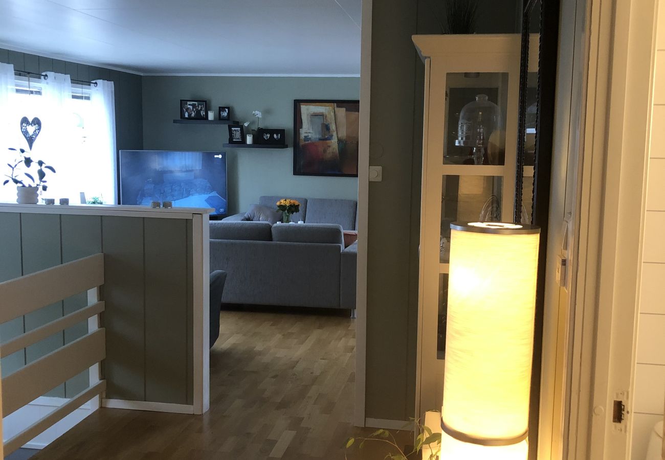 House in Senja - Fantastisk hus med sjøtomt i Gryllefjord