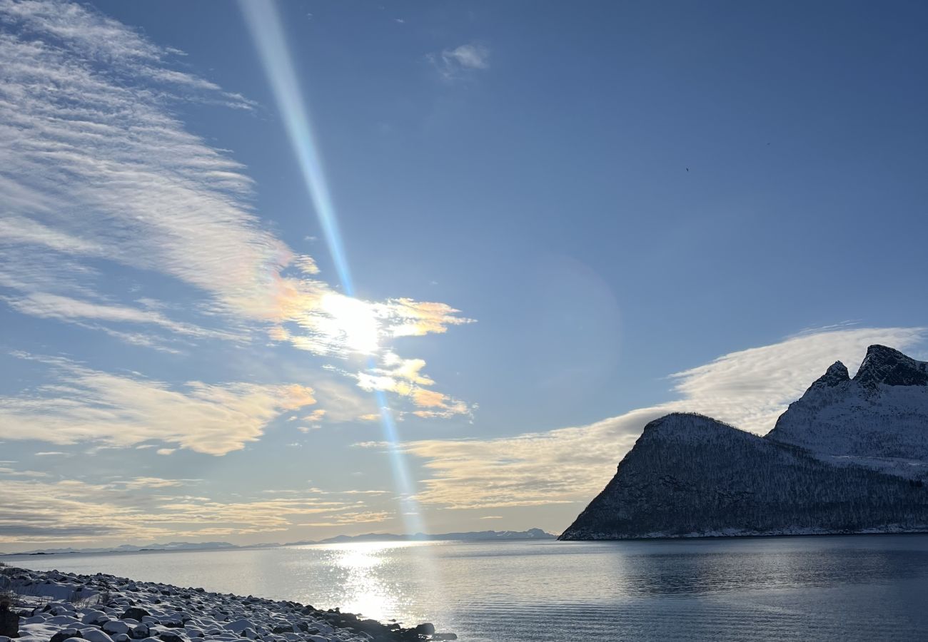 House in Senja - Fantastisk hus med sjøtomt i Gryllefjord