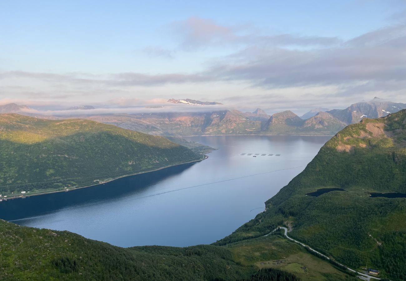 House in Senja - Fantastisk hus med sjøtomt i Gryllefjord