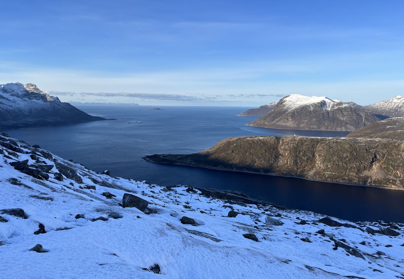 House in Senja - Fantastisk hus med sjøtomt i Gryllefjord