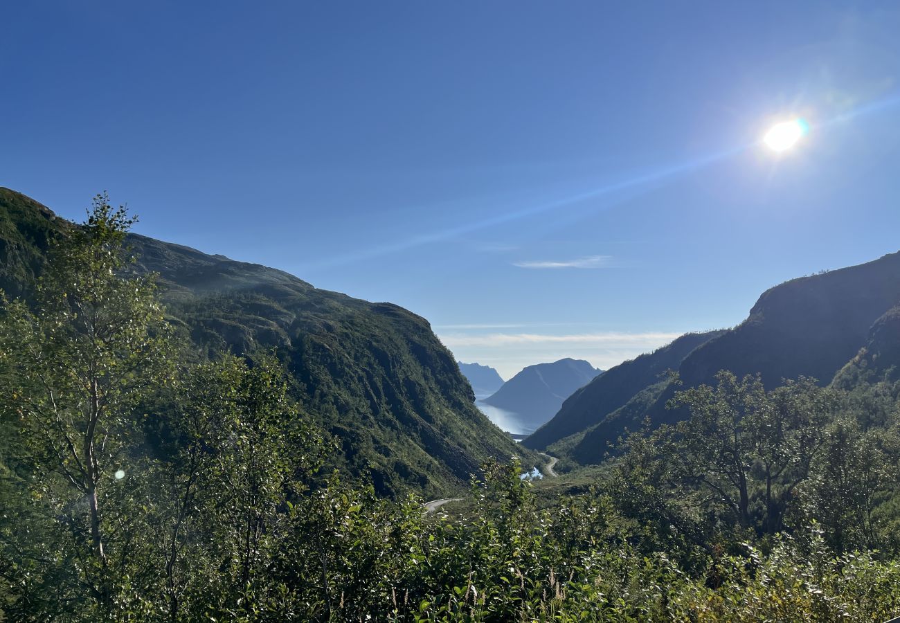 House in Senja - Fantastisk hus med sjøtomt i Gryllefjord