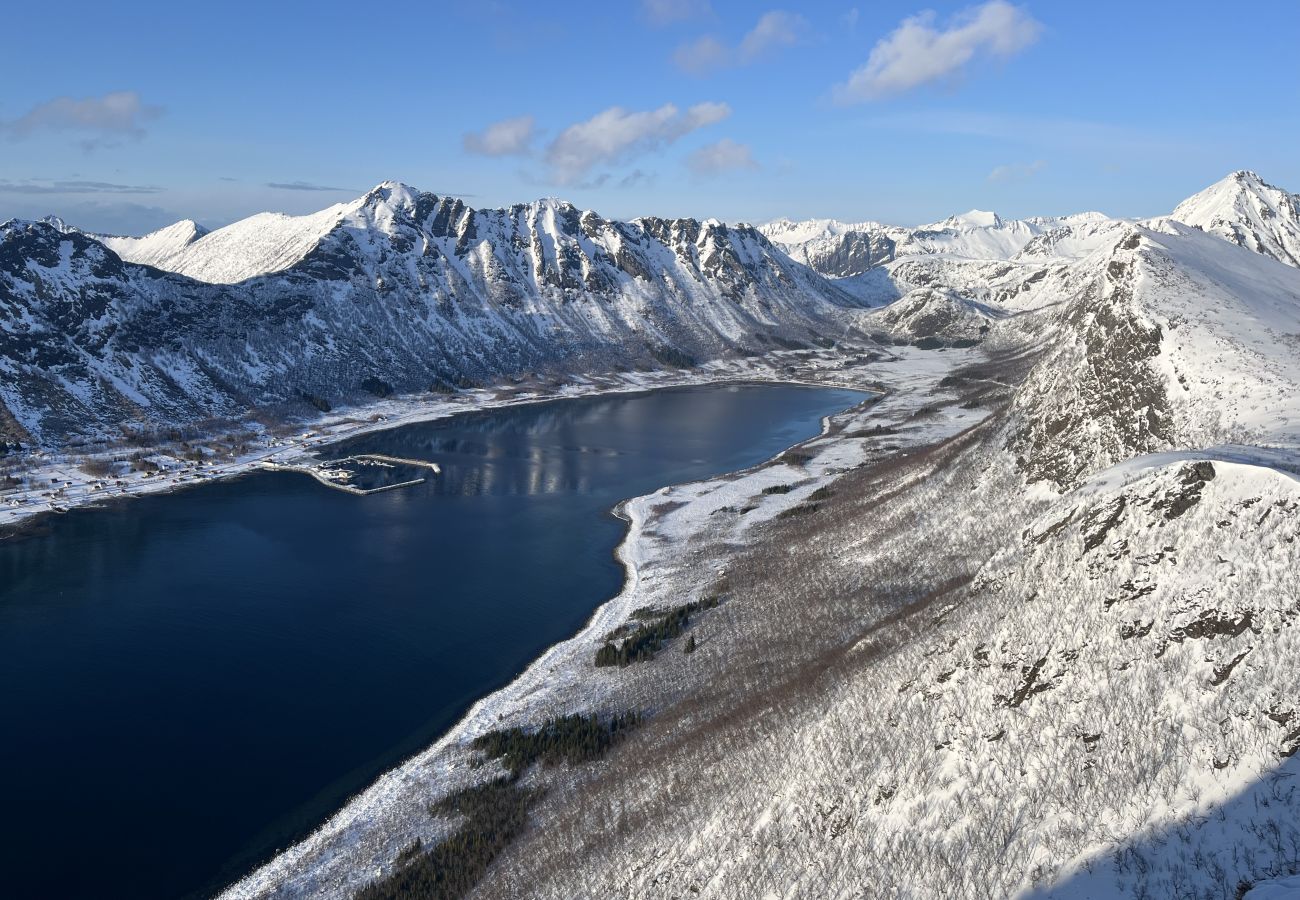 House in Senja - Fantastisk hus med sjøtomt i Gryllefjord