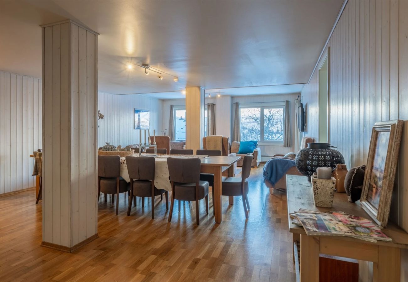Apartment in Hemsedal - Large Ski in/Ski out Apartment for Groups