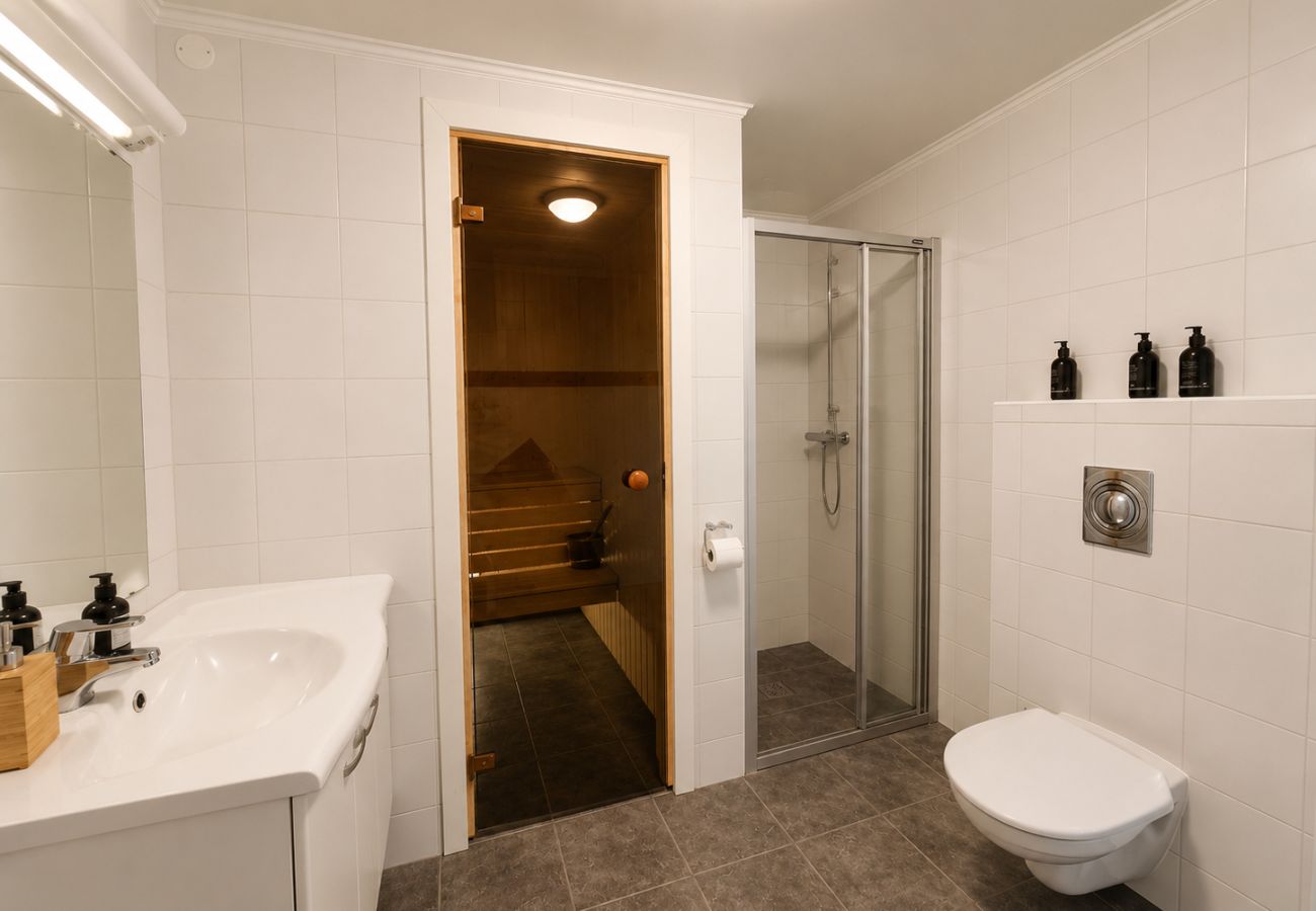 Apartment in Hemsedal - Family-Friendly Ski in/Ski out Retreat by Skarsnuten