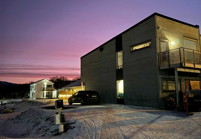 House in Leknes - Modern townhouse in Lofoten House in Leknes - Modern townhouse in Lofoten