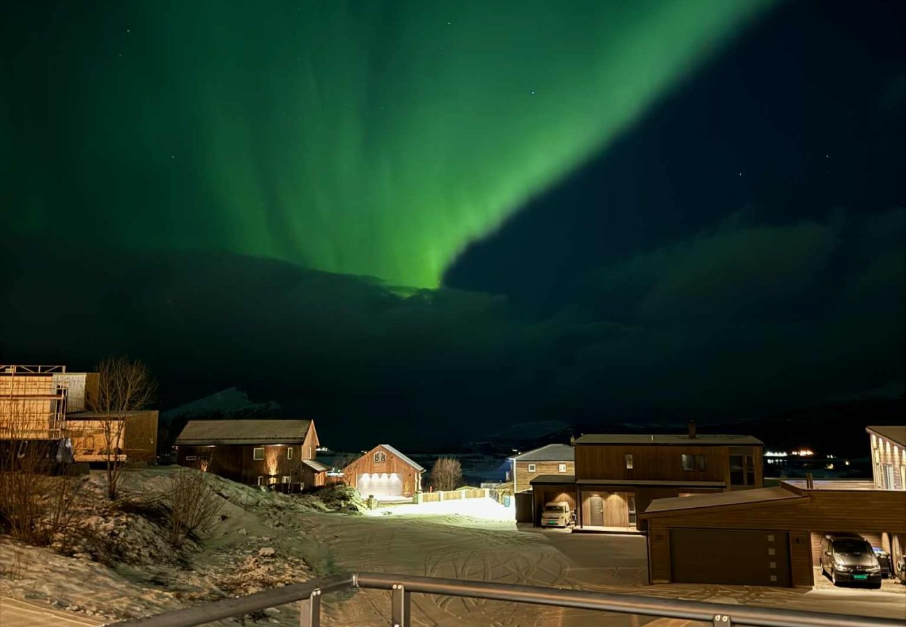 House in Leknes - Modern townhouse in Lofoten