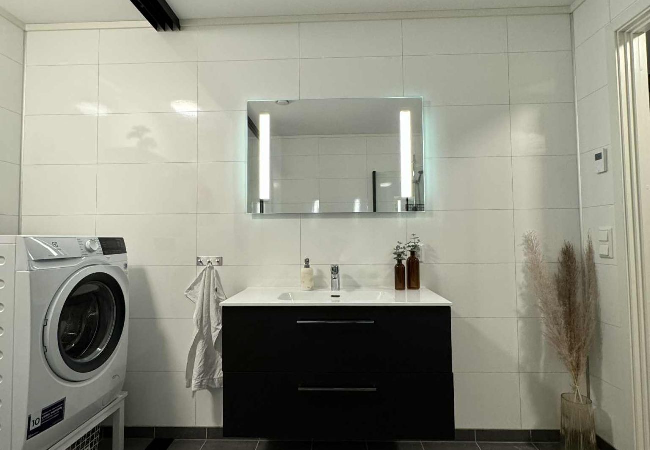 House in Leknes - Modern townhouse in Lofoten