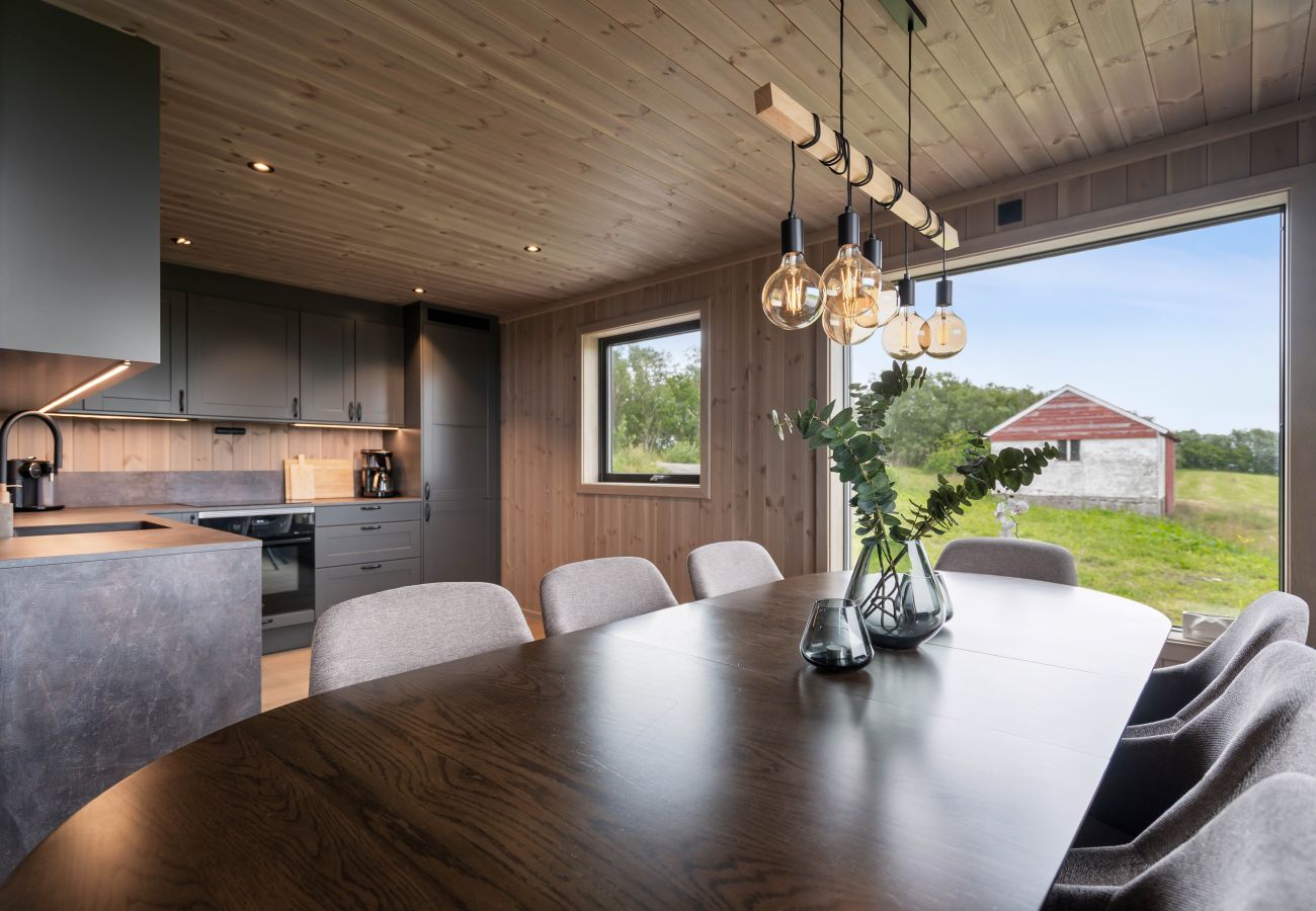 Cottage in Vågan - Private Modern Hoven Lodge