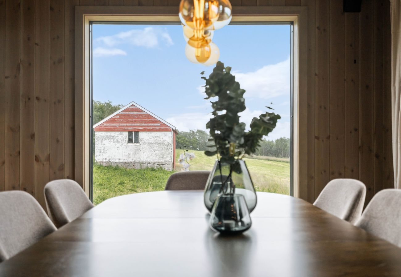 Cottage in Vågan - Private Modern Hoven Lodge