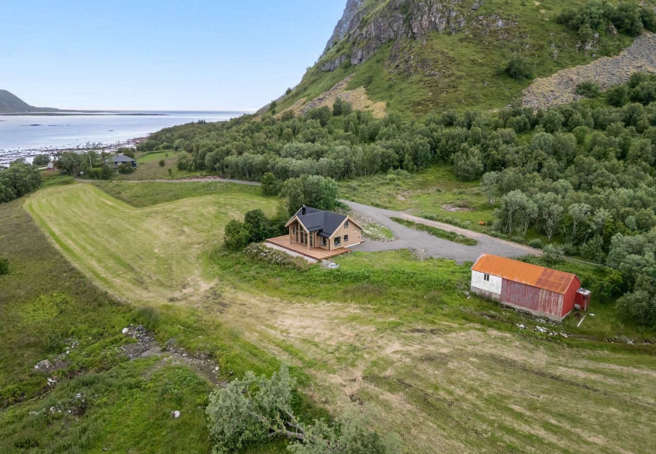 Cottage in Vågan - Private Modern Hoven Lodge