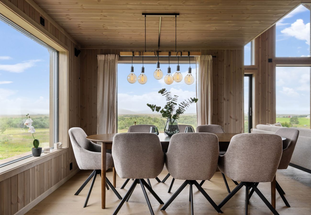 Cottage in Vågan - Private Modern Hoven Lodge