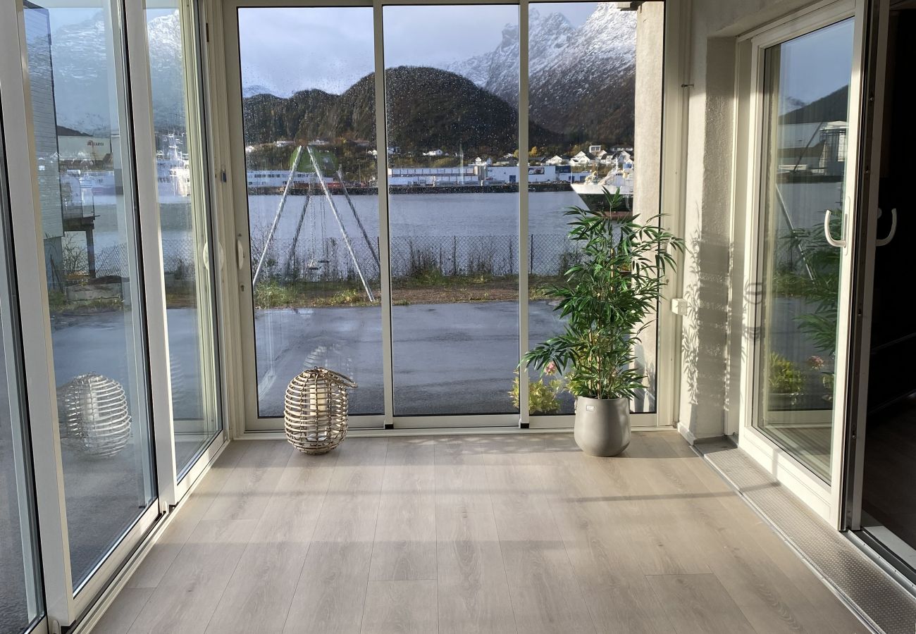 Apartment in Vågan - Modern apartment with mountain and sea view
