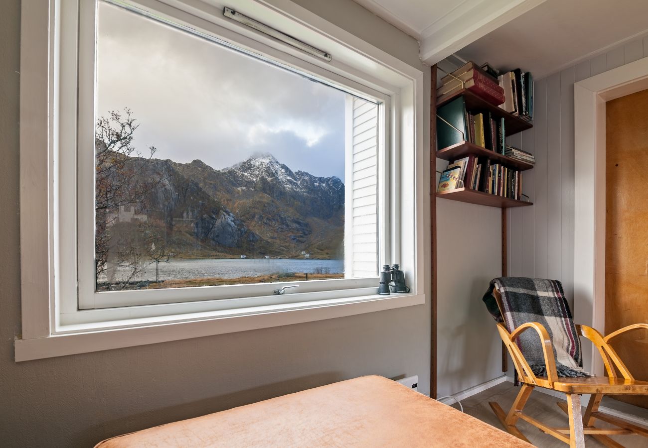 House in Vestvågøy - Heimly, cosy house in a fjord