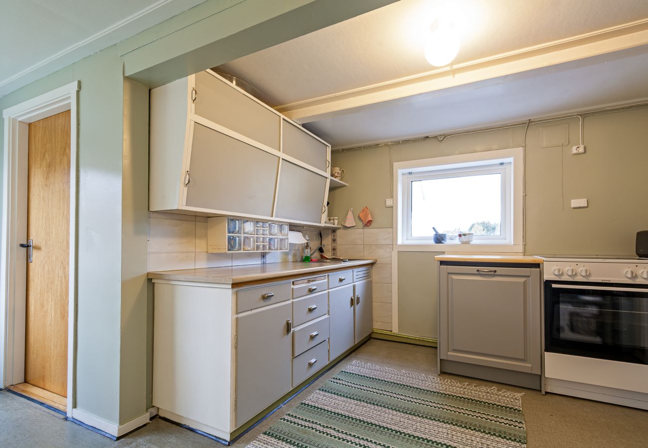 House in Vestvågøy - Heimly, cosy house in a fjord