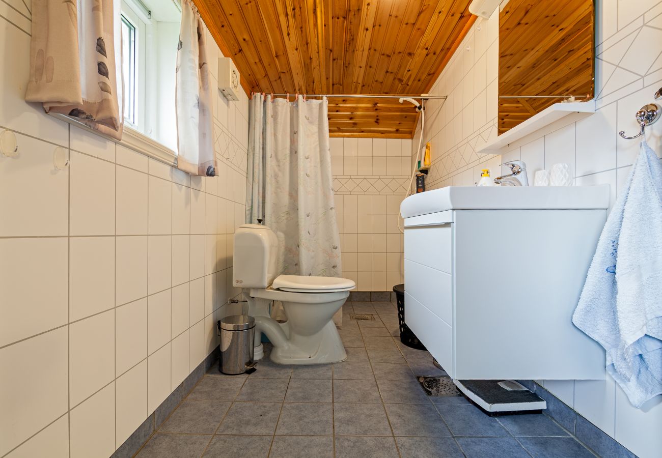 House in Vestvågøy - Heimly, cosy house in a fjord