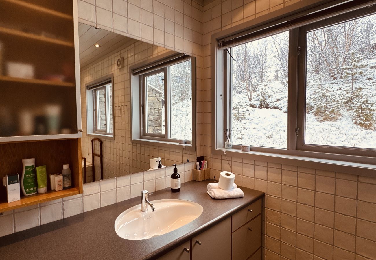 Cabin in Hol - Familiehytte med fantastisk beliggenhet i Vestlia