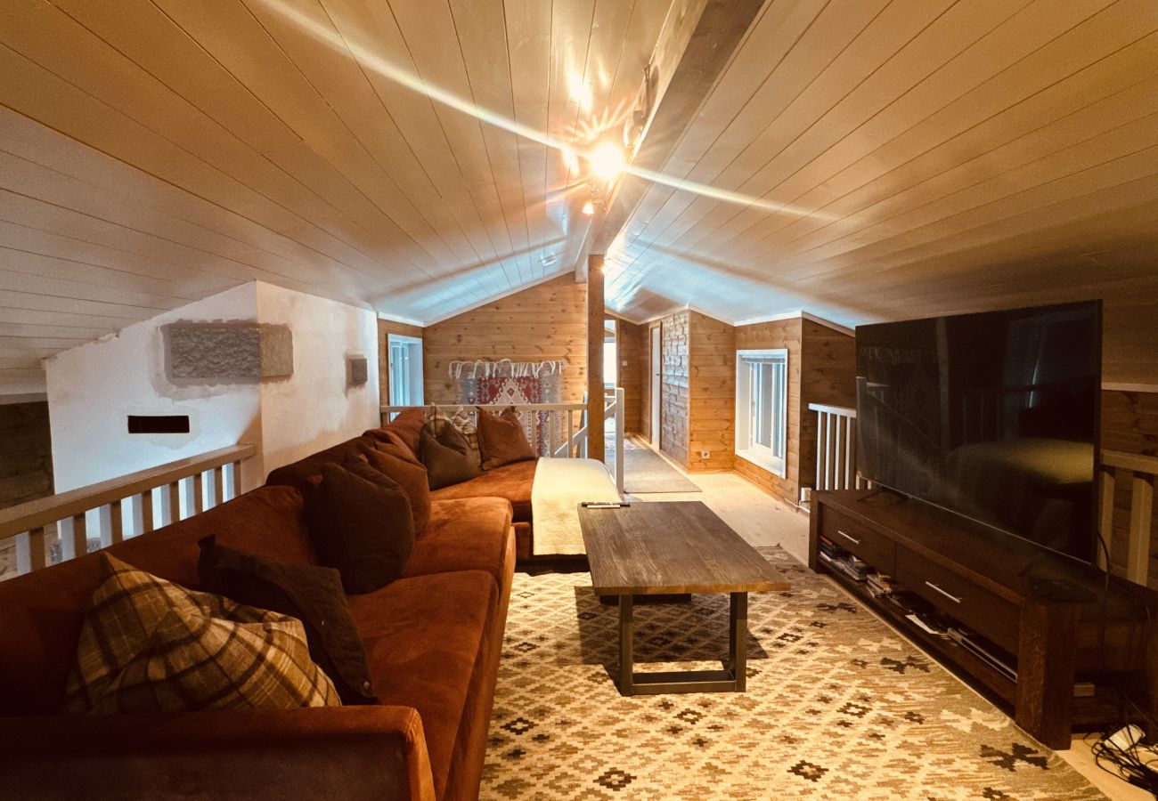 Cabin in Hol - Familiehytte med fantastisk beliggenhet i Vestlia