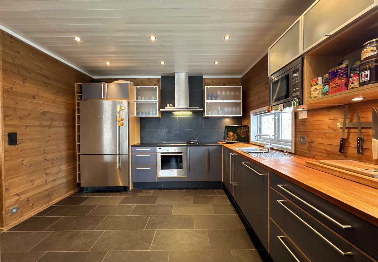 Cabin in Hol - Familiehytte med fantastisk beliggenhet i Vestlia