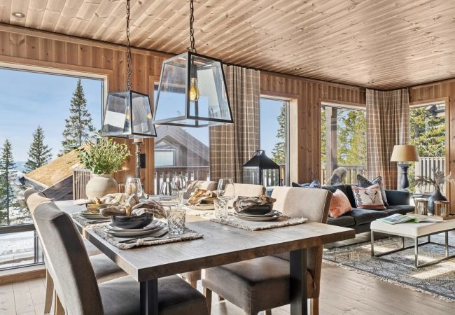 Cabin in Øyer - Large family cabin at Hafjell with ski in-ski out