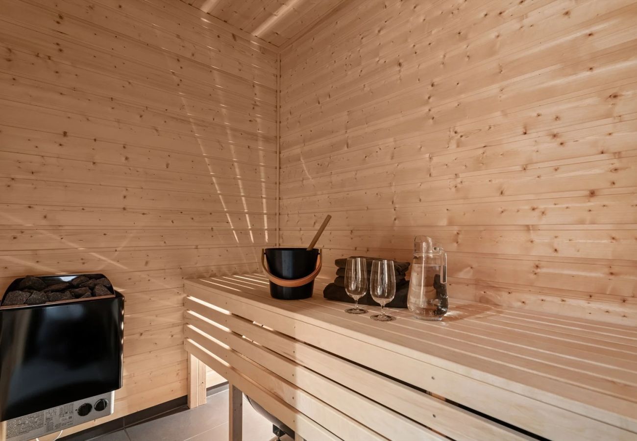 Cabin in Øyer - Large family cabin at Hafjell with ski in-ski out