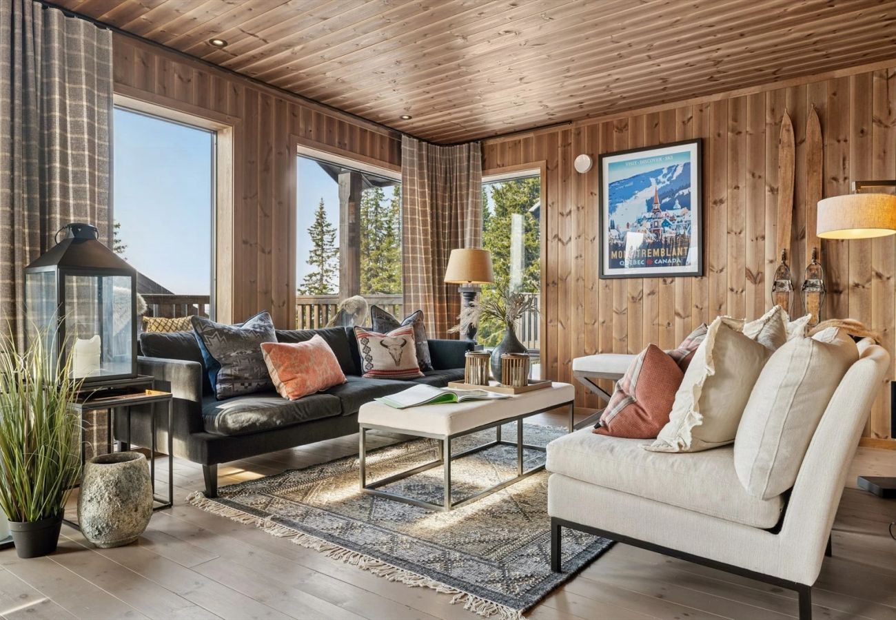 Cabin in Øyer - Large family cabin at Hafjell with ski in-ski out