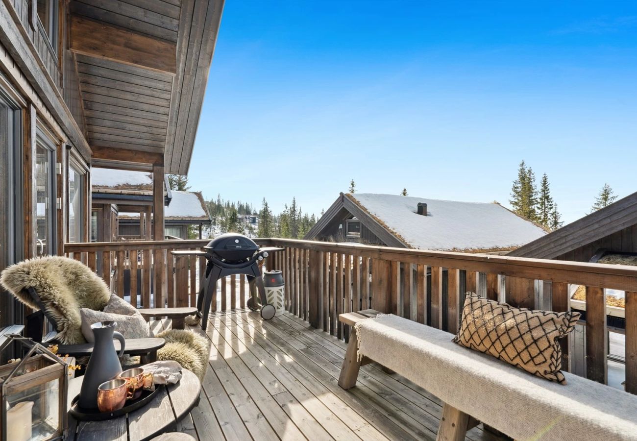 Cabin in Øyer - Large family cabin at Hafjell with ski in-ski out