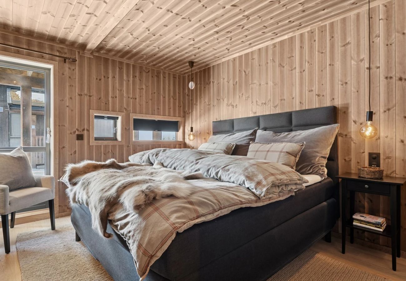 Cabin in Øyer - Large family cabin at Hafjell with ski in-ski out