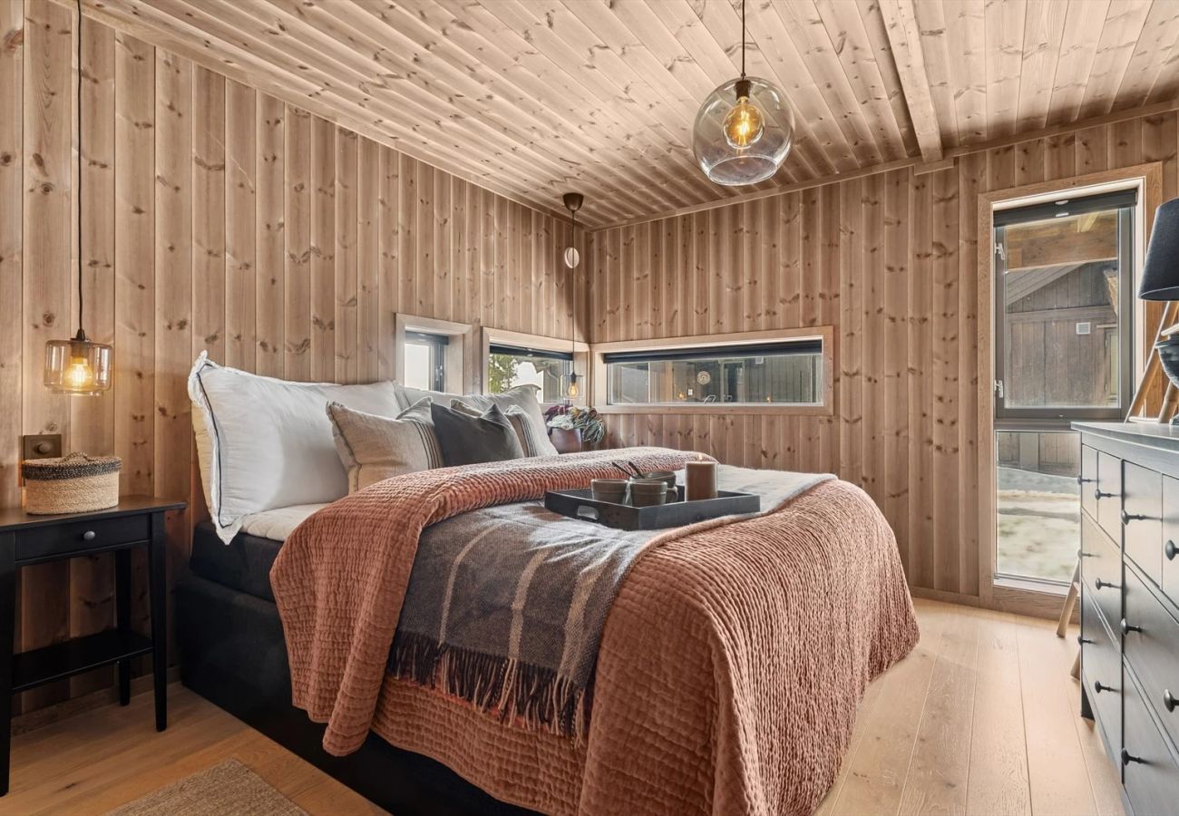 Cabin in Øyer - Large family cabin at Hafjell with ski in-ski out