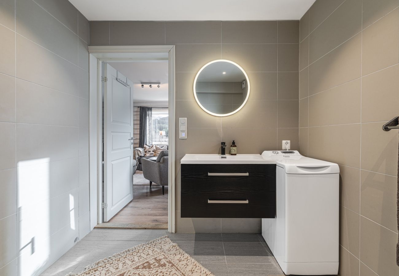 House in Hemsedal - Spacious Hemsedal home with ski slope view