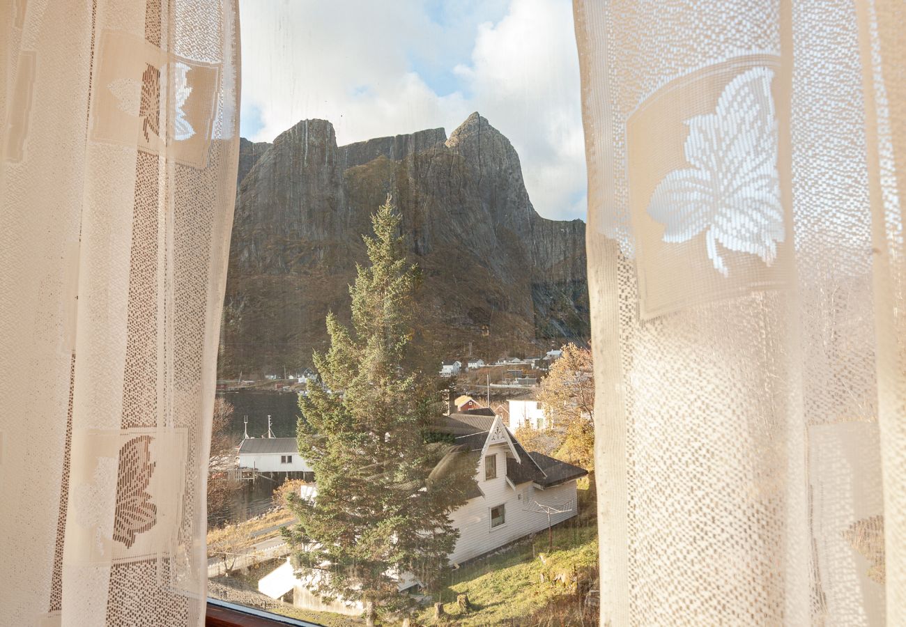 House in Moskenes - Valen Retro Home, Reine