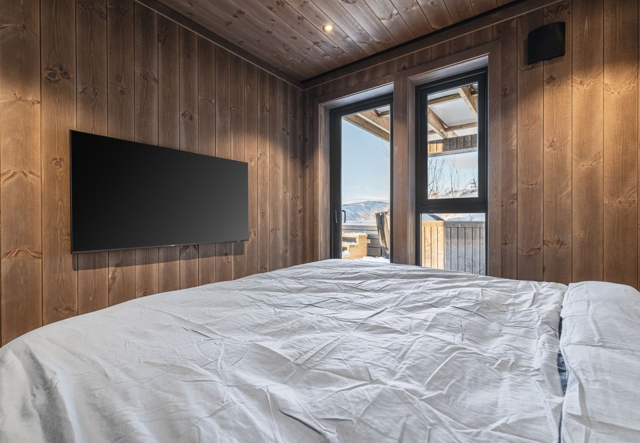Cabin in Hol - New luxury cabin in Geilo with hot tub, mountain views & ski access