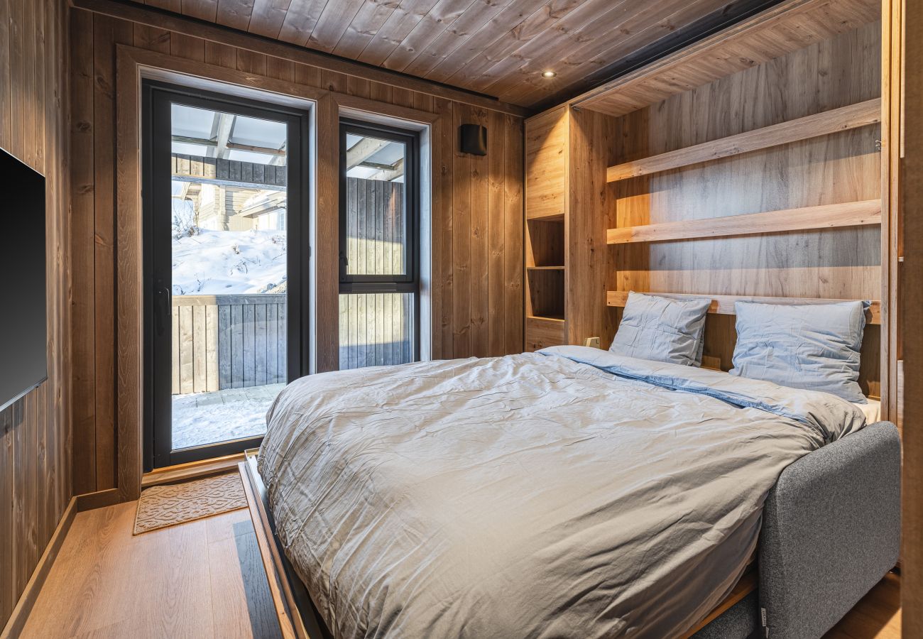 Cabin in Hol - New luxury cabin in Geilo with hot tub, mountain views & ski access